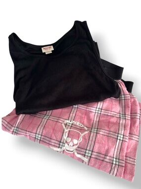 Loungewear flannel pj bottoms with top